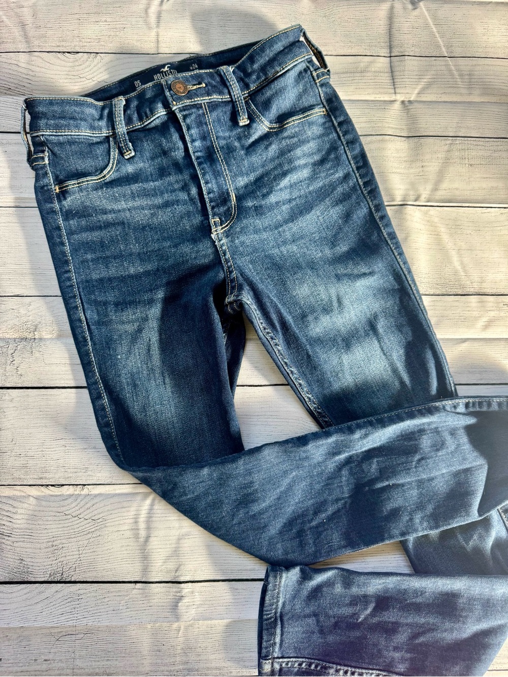 Hollister high rise Jean leggings size 24. Women’s